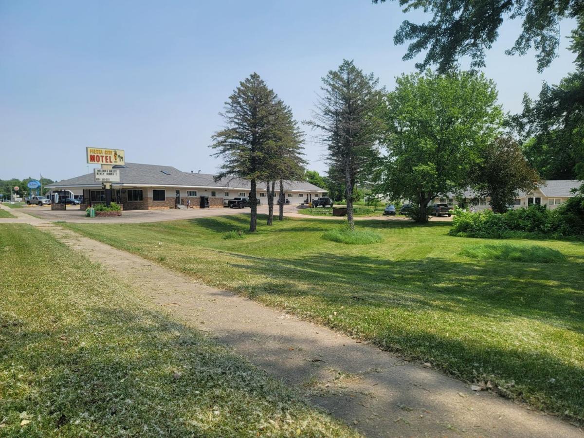 Fiesta City Motel Montevideo Exterior photo